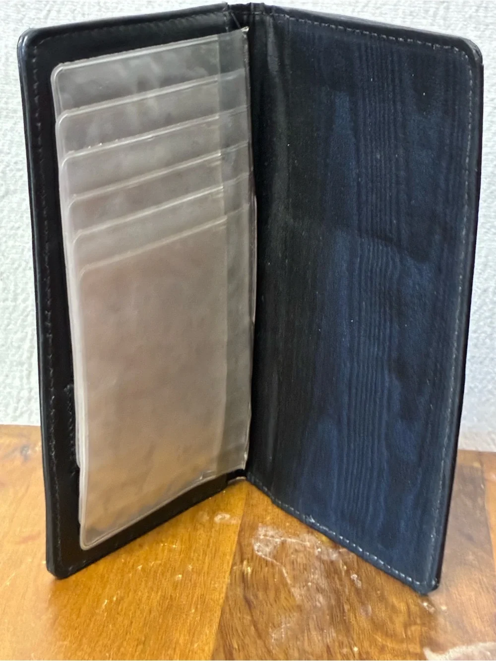 Vintages Harley-Davidson Black Leather Bifold Wallet with Silver Shield Emblem